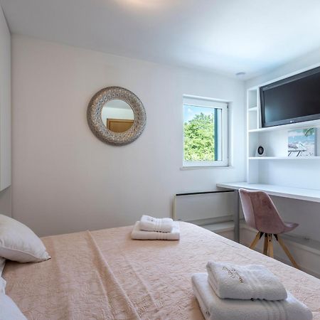 Holiday House Mala Синь Екстер'єр фото
