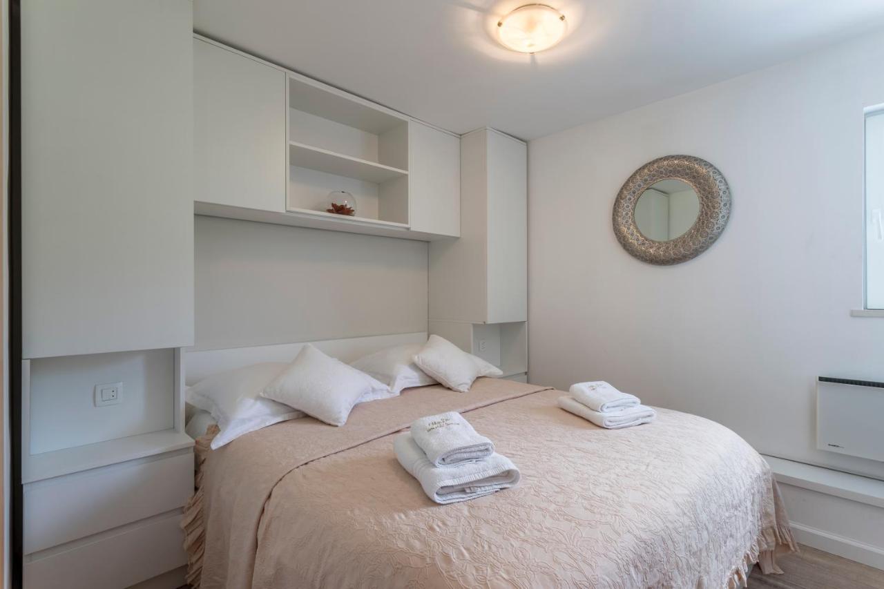 Holiday House Mala Синь Екстер'єр фото