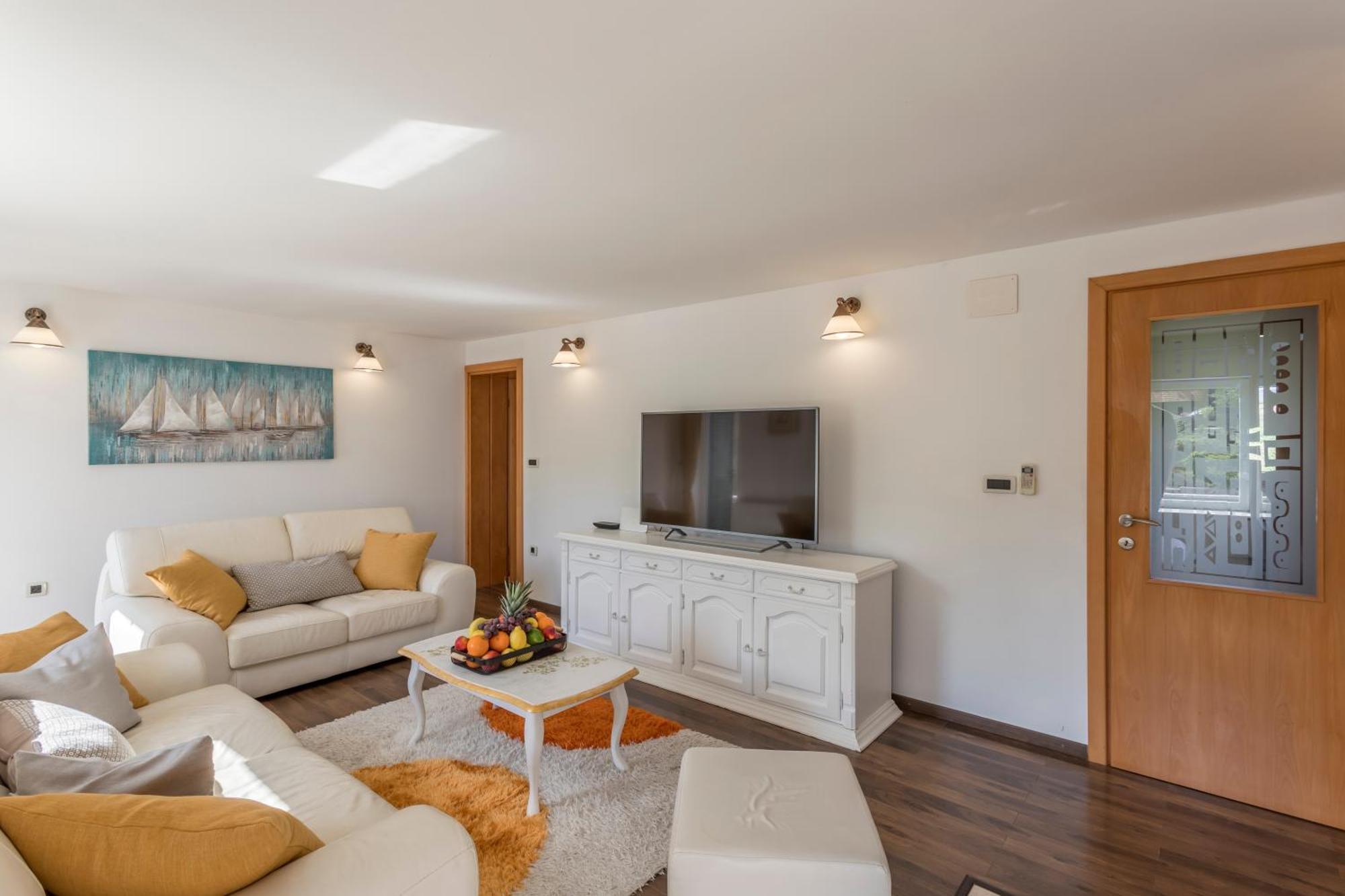 Holiday House Mala Синь Екстер'єр фото