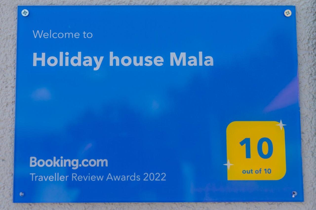 Holiday House Mala Синь Екстер'єр фото