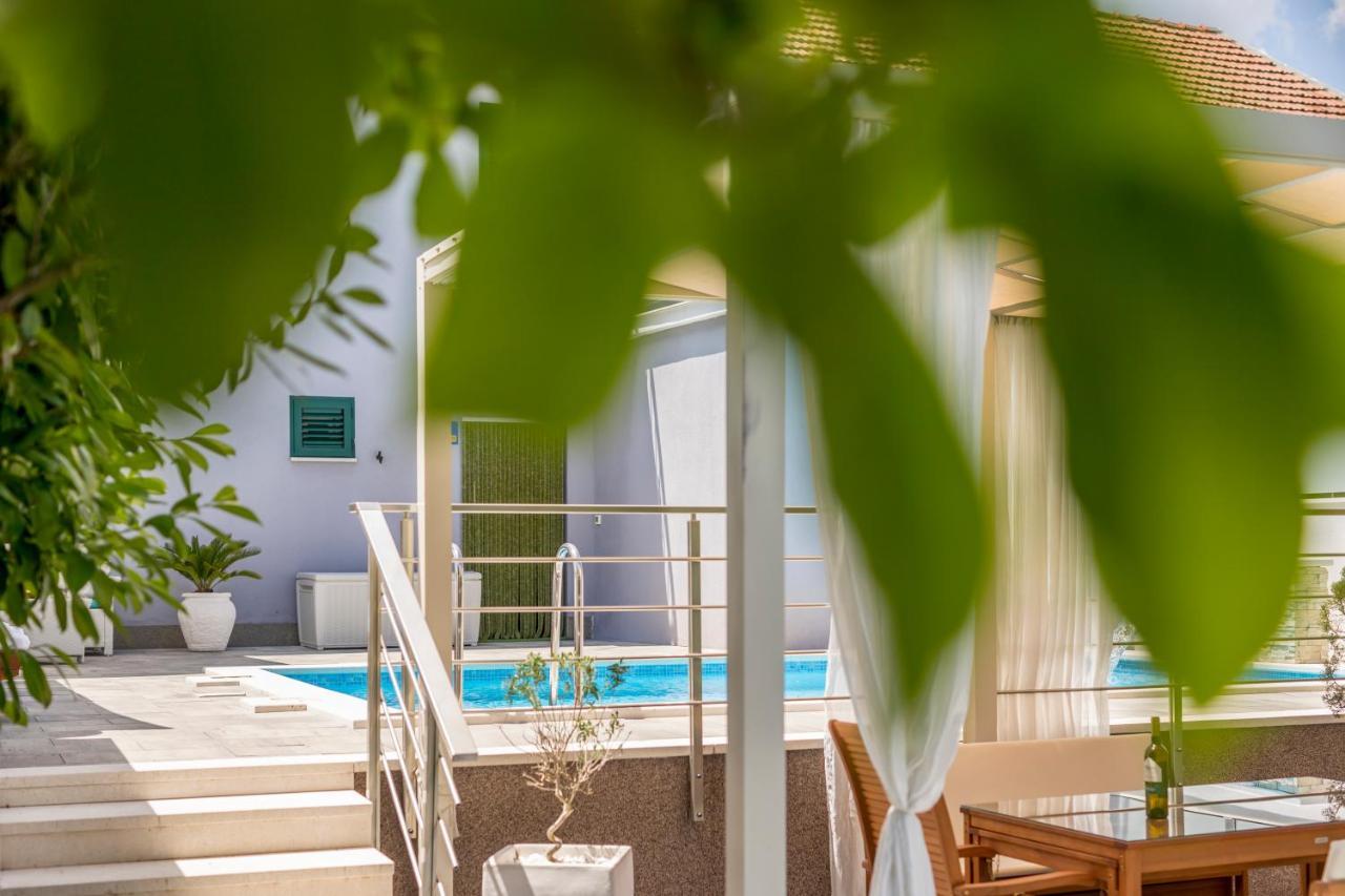 Holiday House Mala Синь Екстер'єр фото