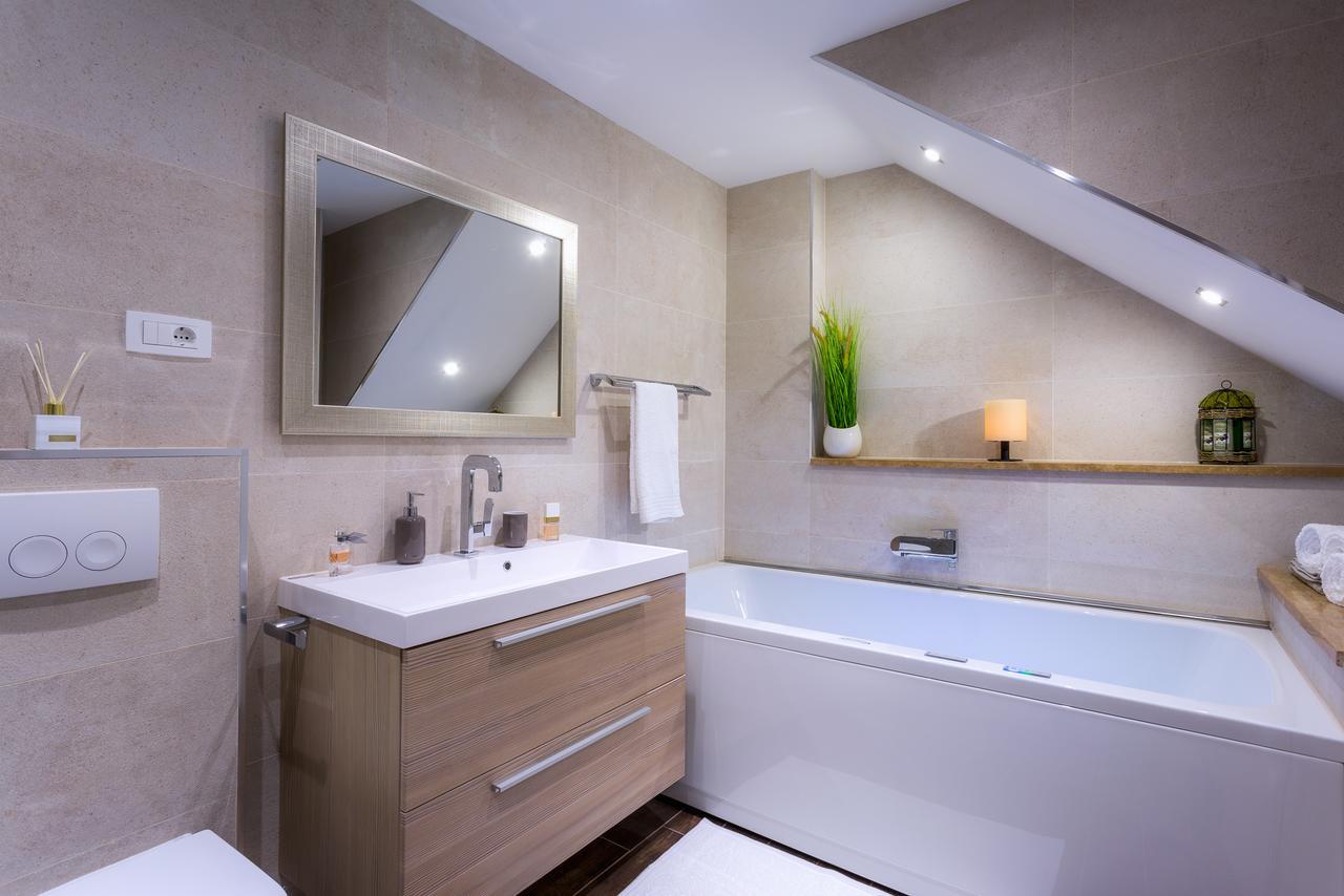 Holiday House Mala Синь Екстер'єр фото